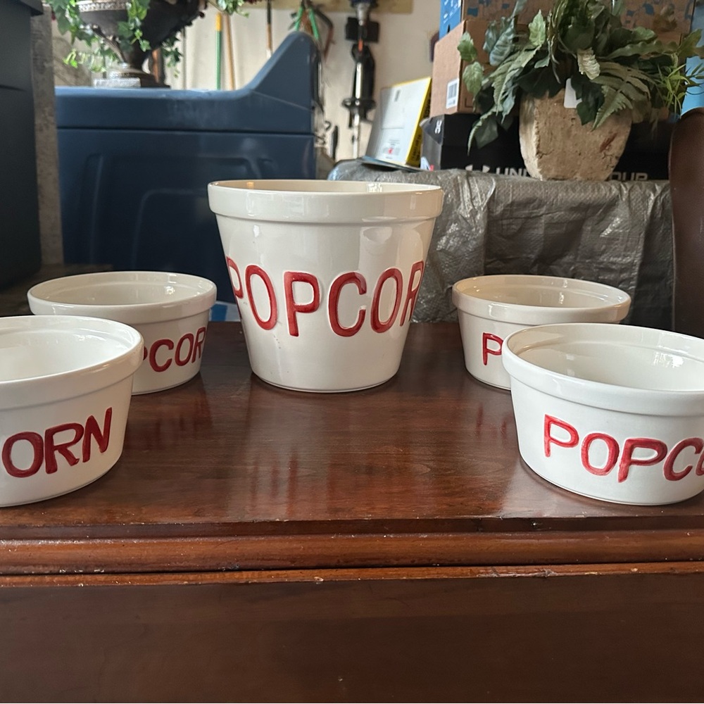5 Piece Popcorn Serveware Set - White and Red